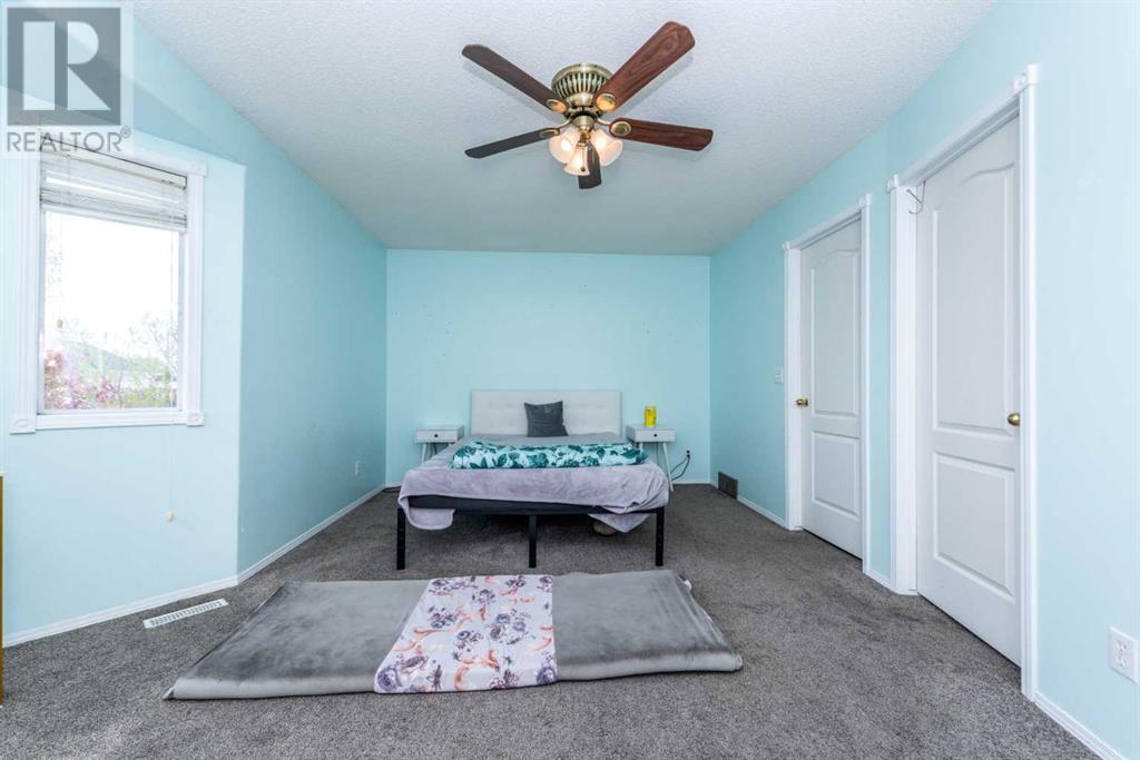 Single Family House 4 Level for Sale in  Fresno Place NE Monterey Park Calgary 