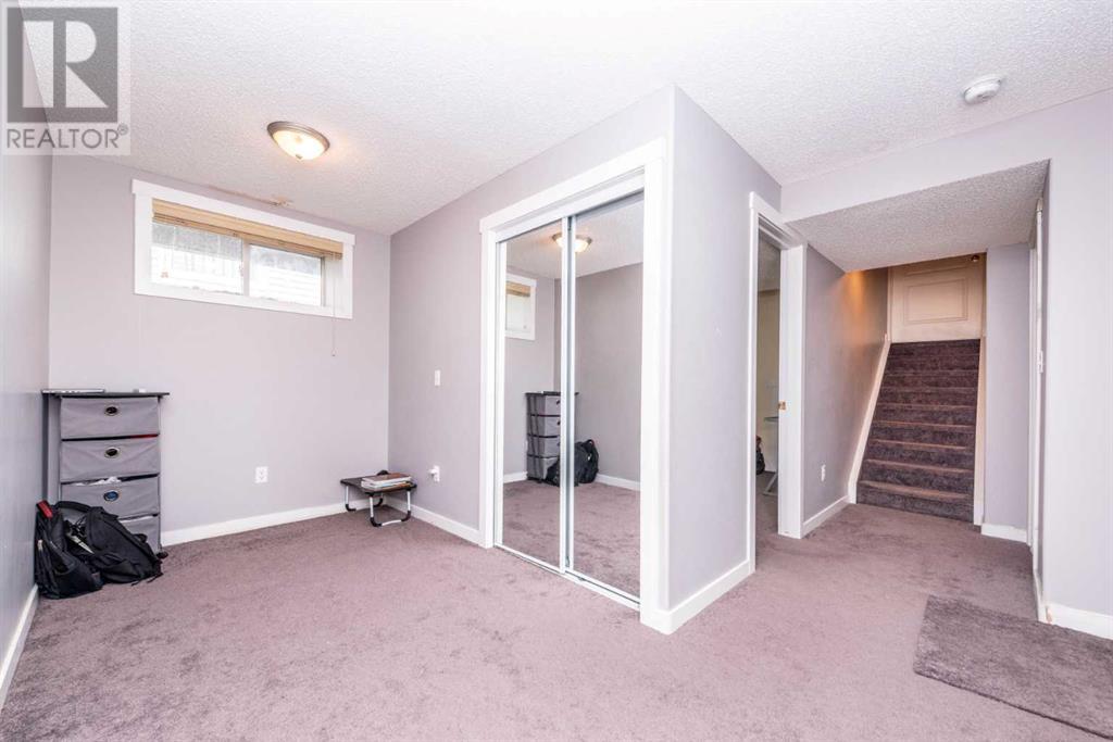 Single Family House 4 Level for Sale in  Fresno Place NE Monterey Park Calgary 