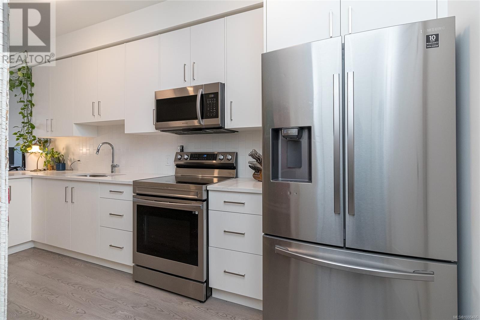 #207 707 TREANOR AVE - Image 5