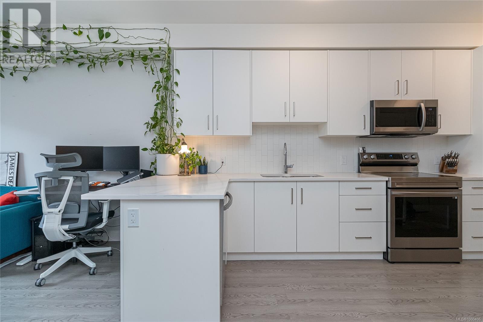 #207 707 TREANOR AVE - Image 7