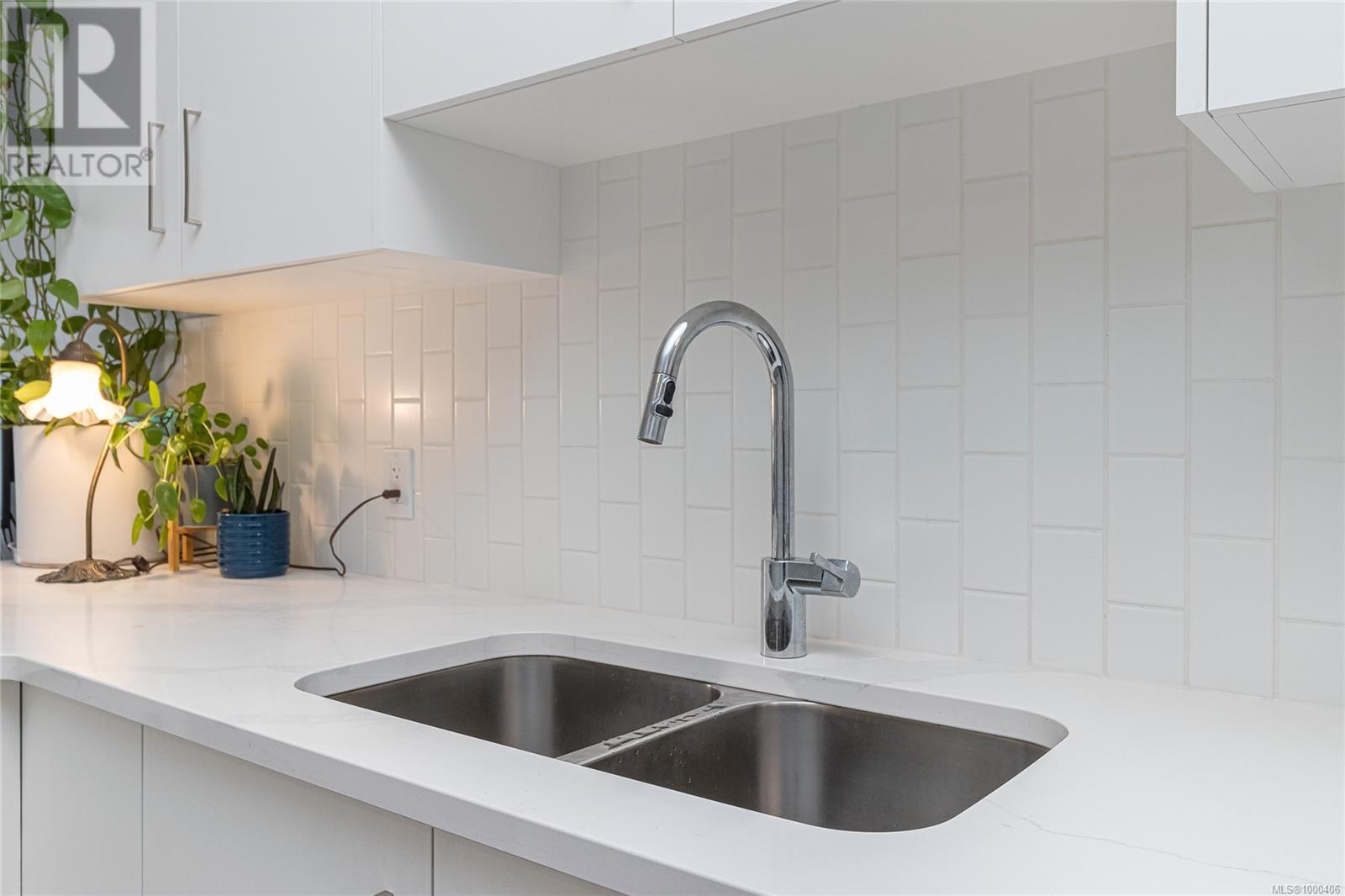 #207 707 TREANOR AVE - Image 8