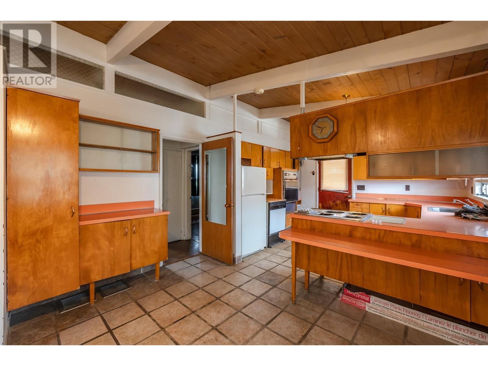1084 Dynes Avenue, Penticton