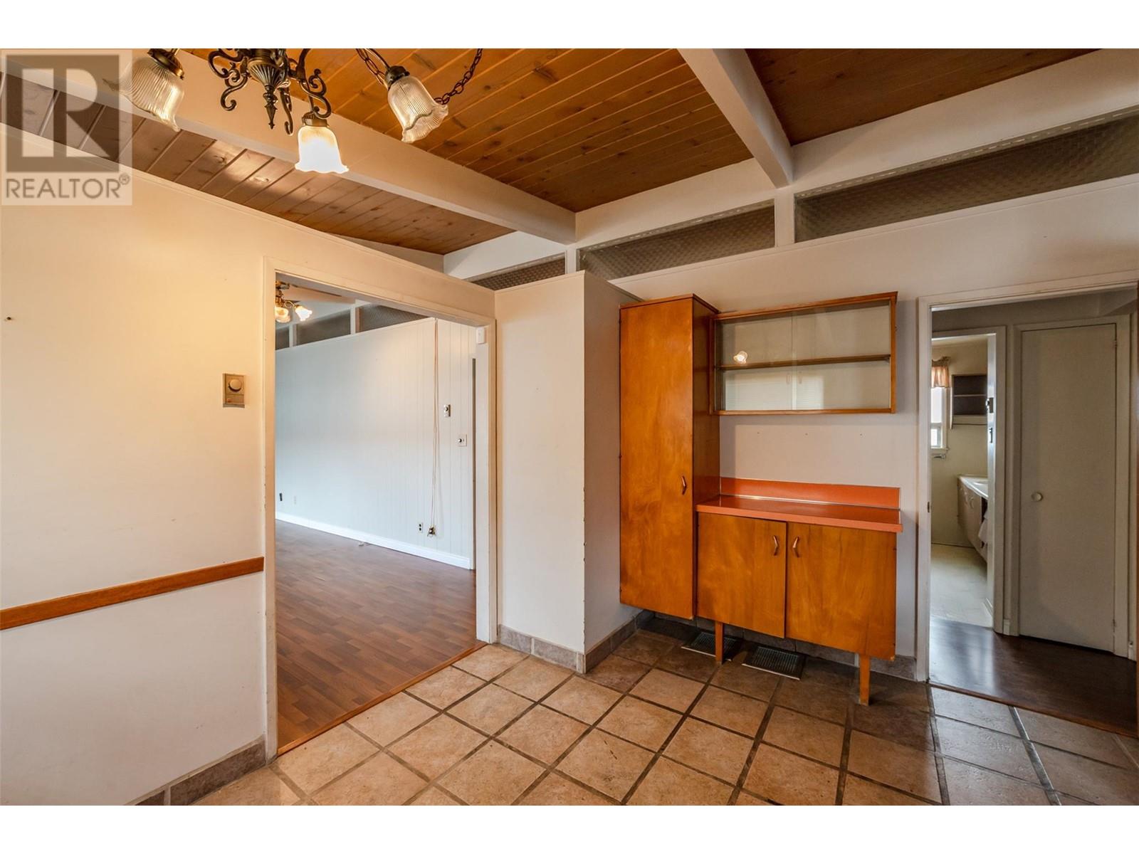 1084 Dynes Avenue, Penticton