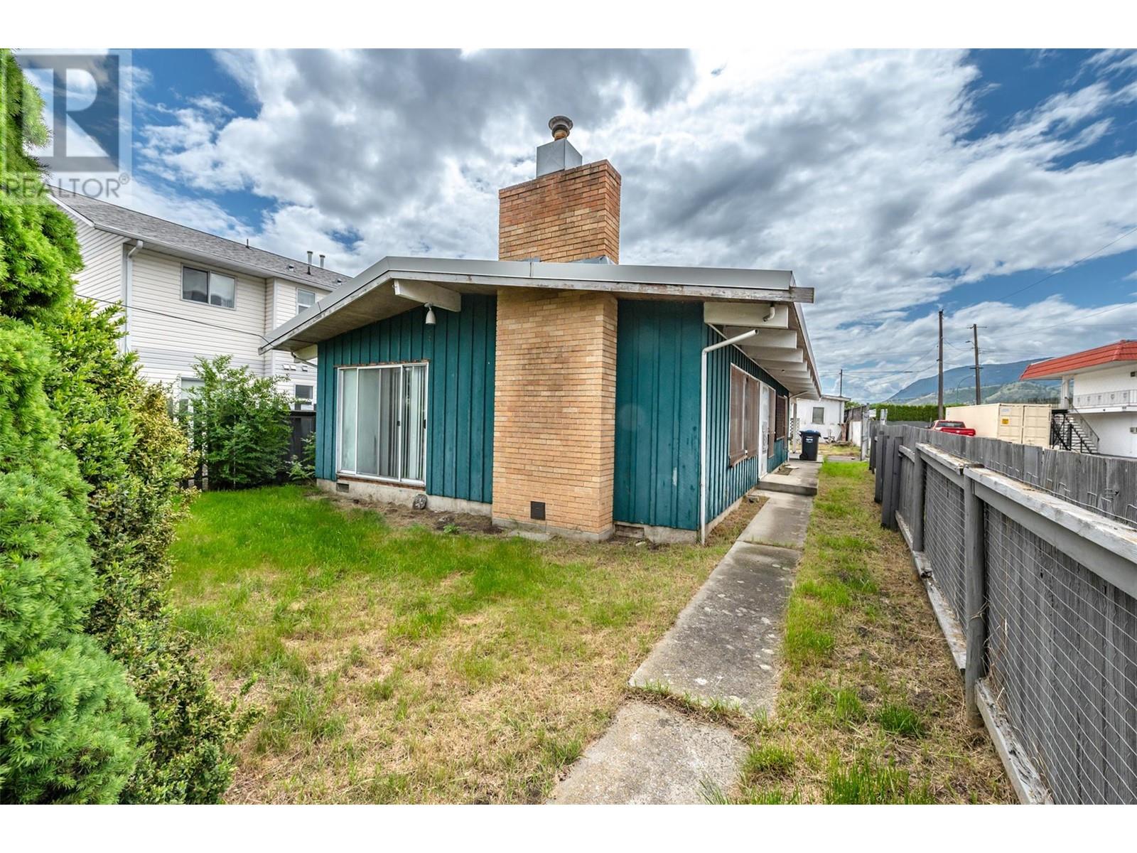 1084 Dynes Avenue, Penticton