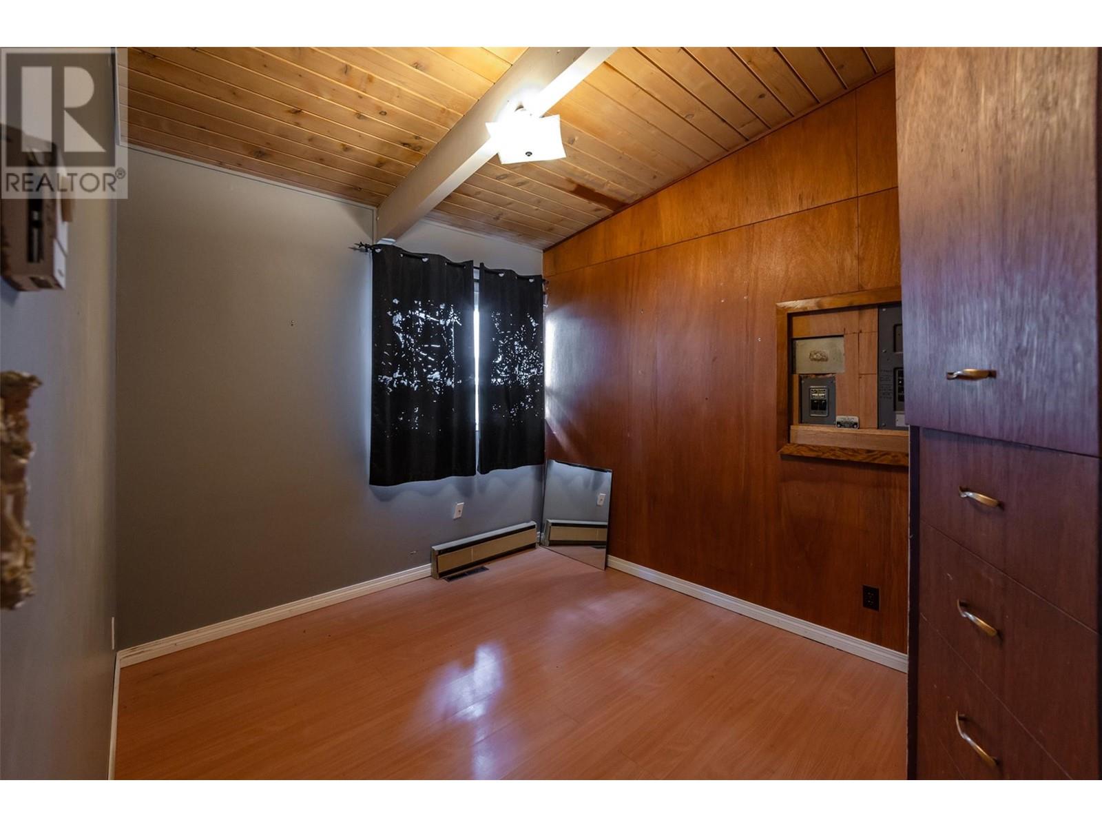1084 Dynes Avenue, Penticton