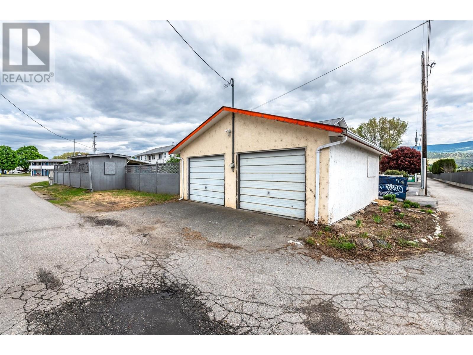 1084 Dynes Avenue, Penticton