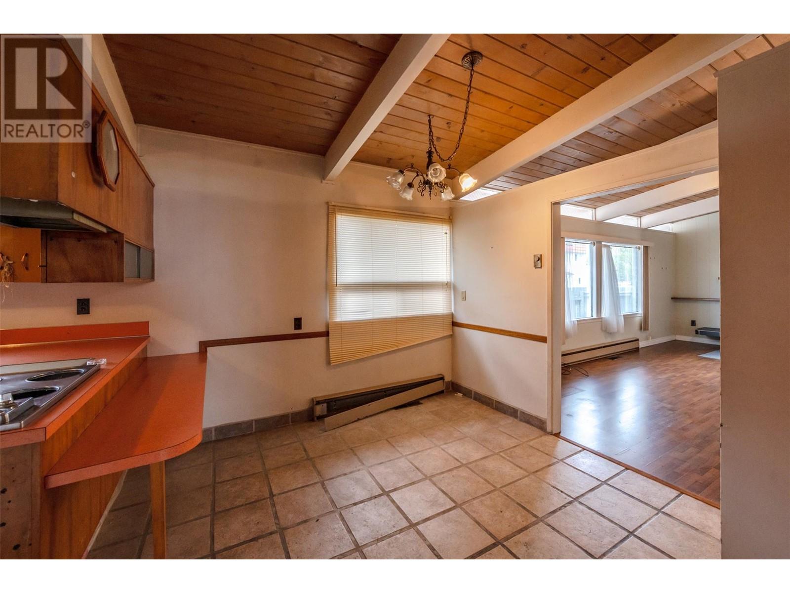 1084 Dynes Avenue, Penticton