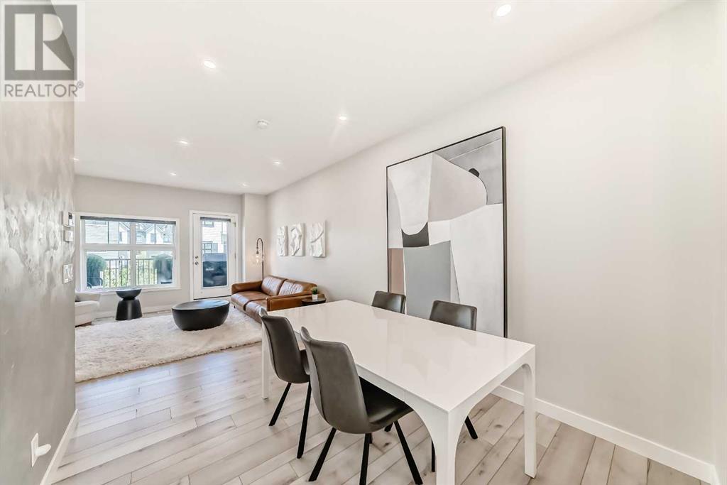 Single Family House for Sale in  Les Jardins Park SE Douglasdale/Glen Calgary 