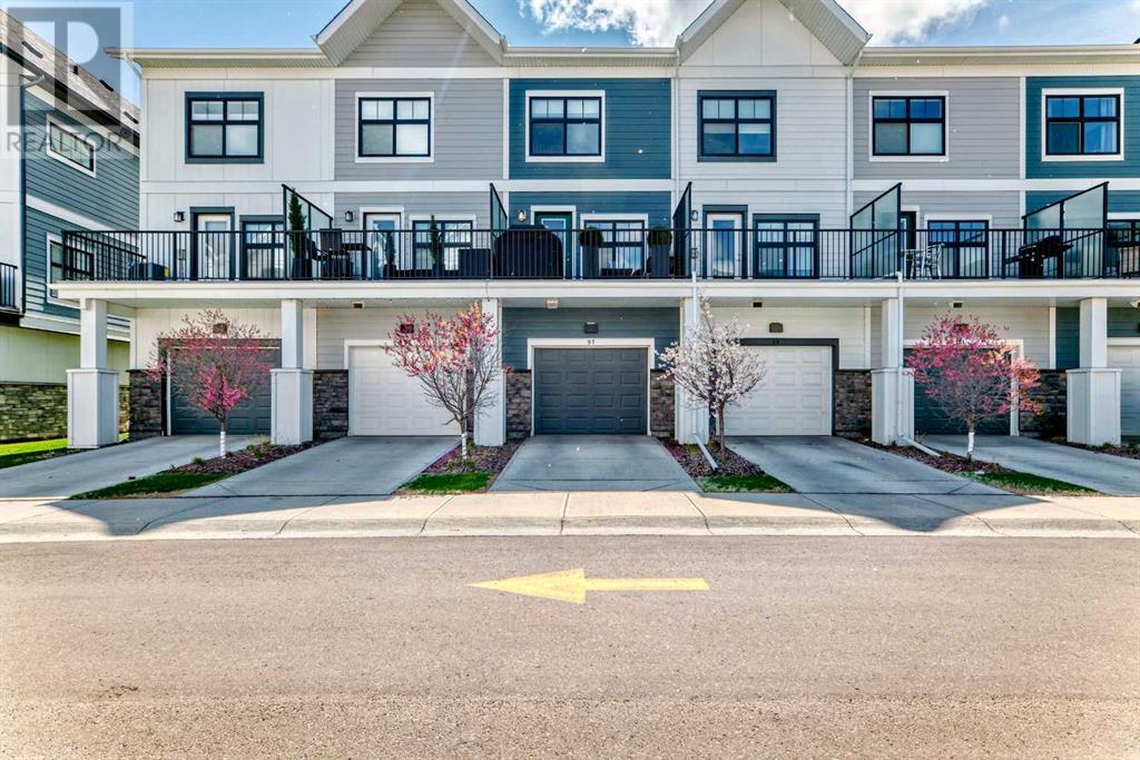 Single Family House for Sale in  Les Jardins Park SE Douglasdale/Glen Calgary 