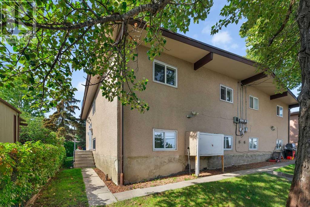 Single Family House Bi-level for Sale in   Hunterview Drive NW Huntington Hills Calgary 