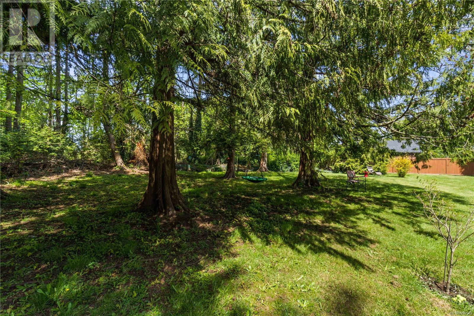 7554 Superior Rd, Lantzville