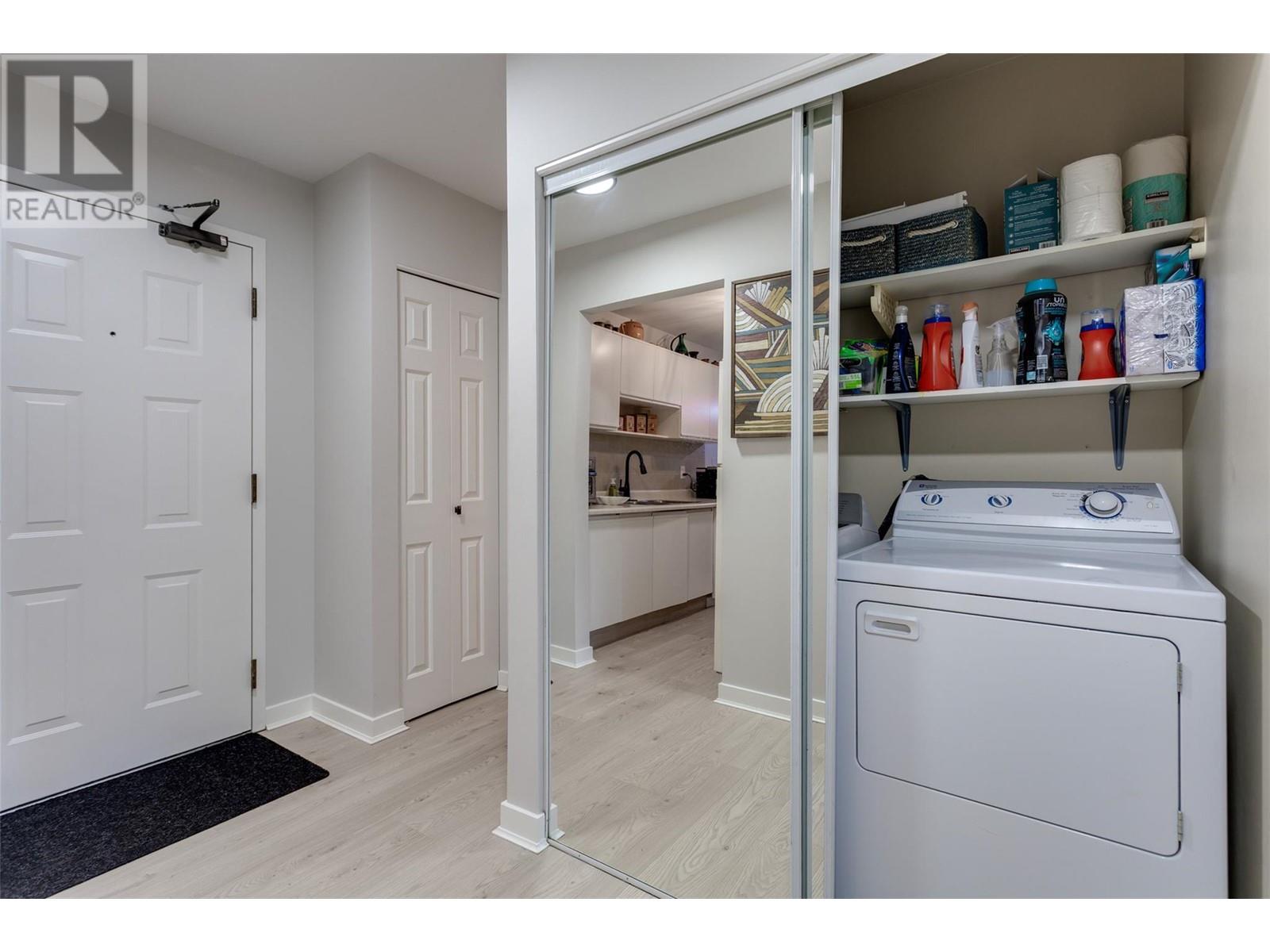 305 1056 Bernard Avenue, Kelowna