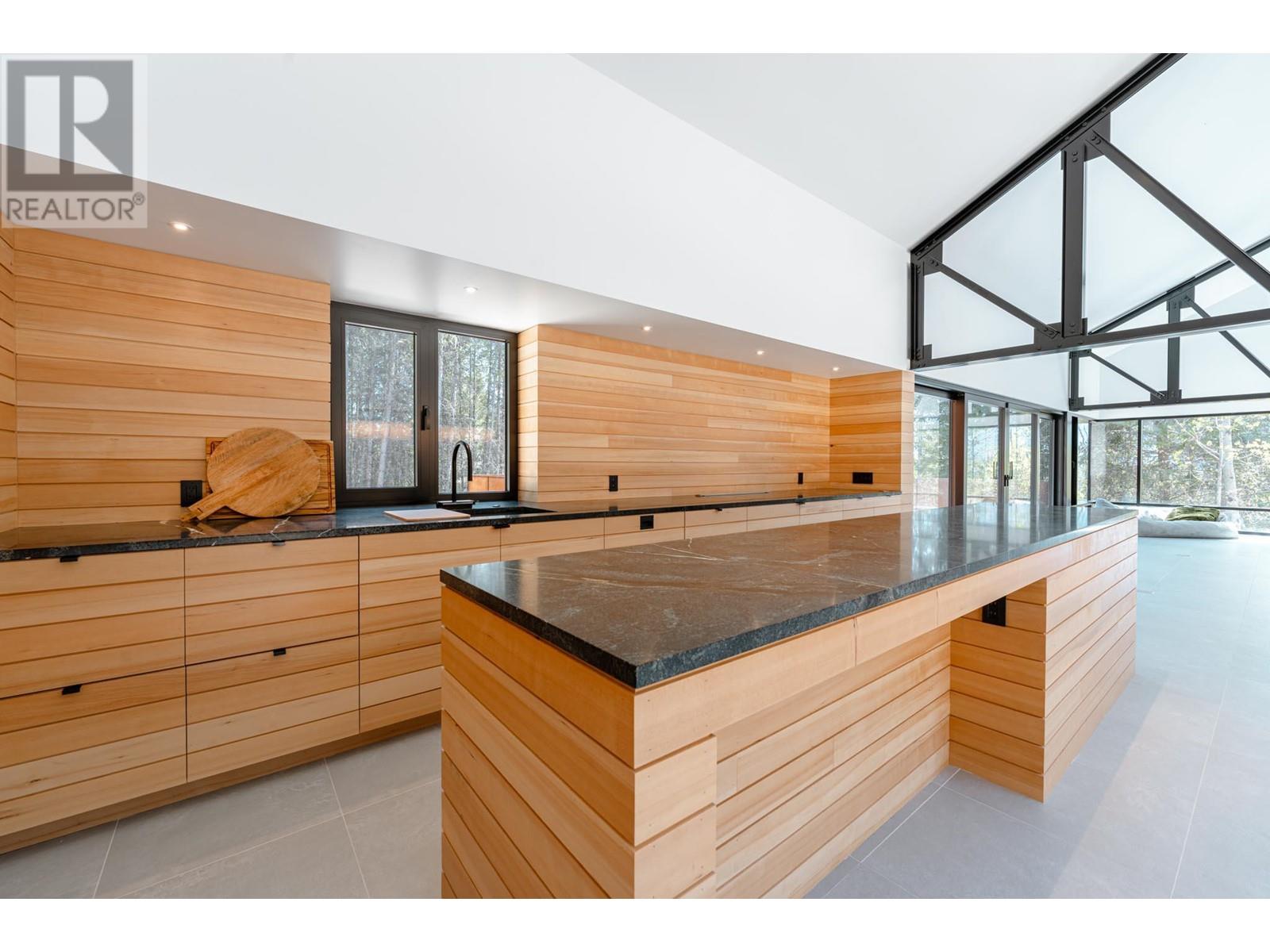 2060 McMurdo Road - 41