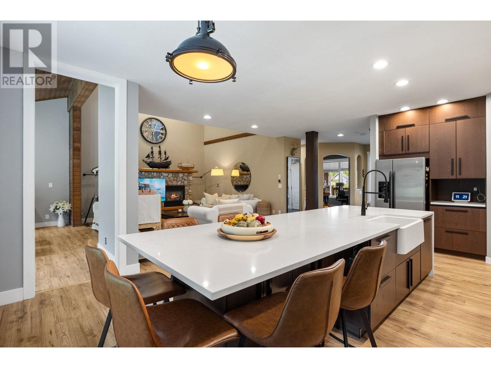 Photo 11 of 23072 Foreman Drive, Maple Ridge BC