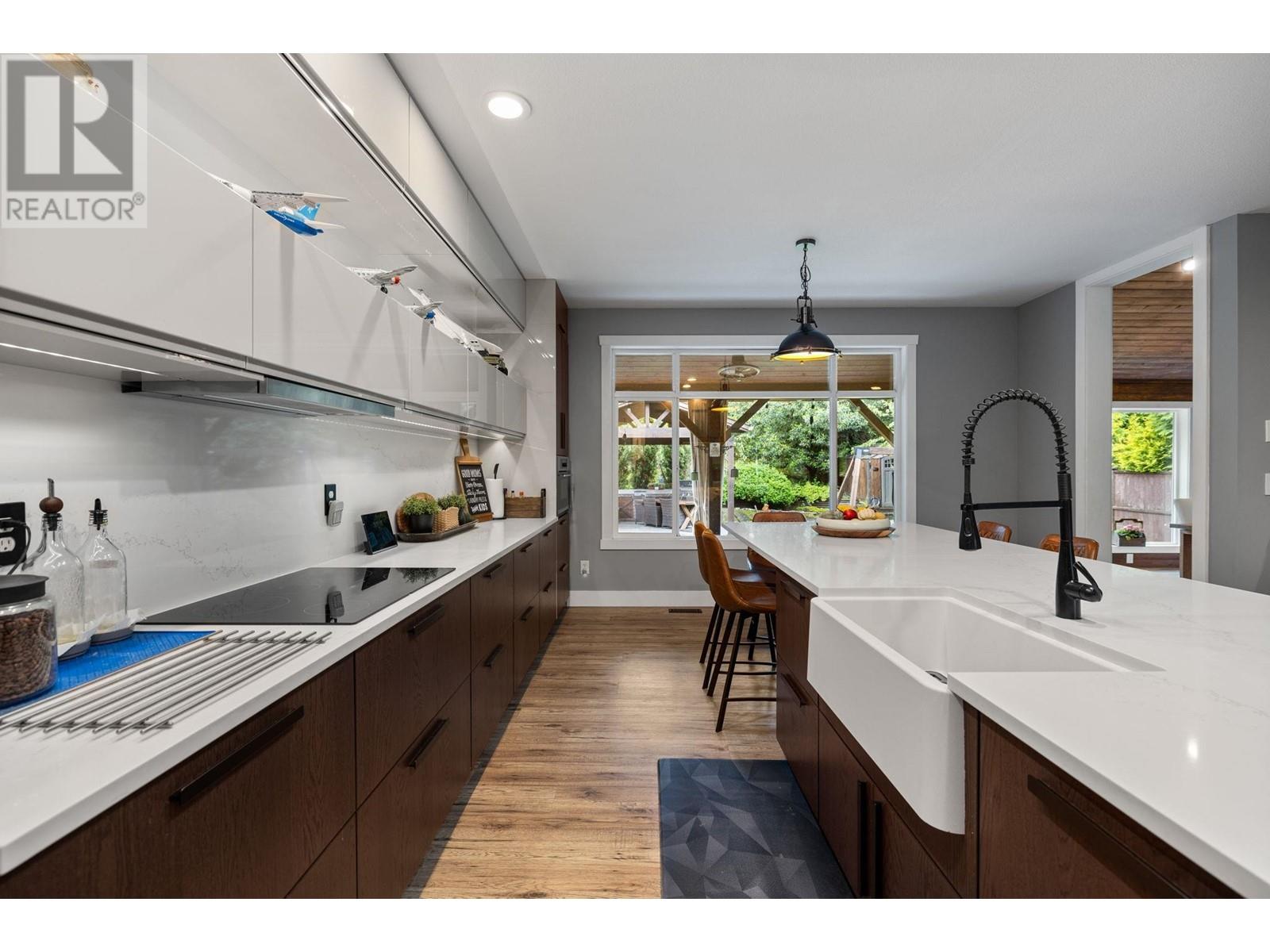 Photo 9 of 23072 Foreman Drive, Maple Ridge BC