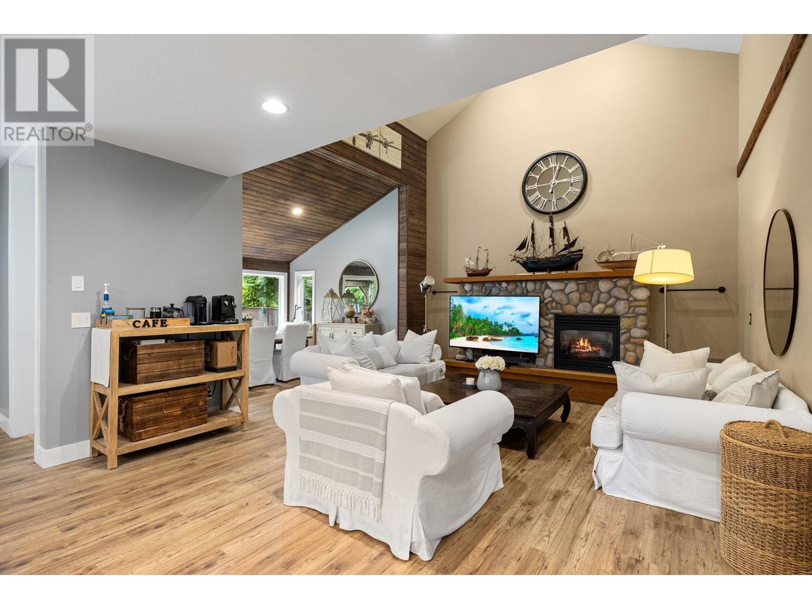 Photo 18 of 23072 Foreman Drive, Maple Ridge BC