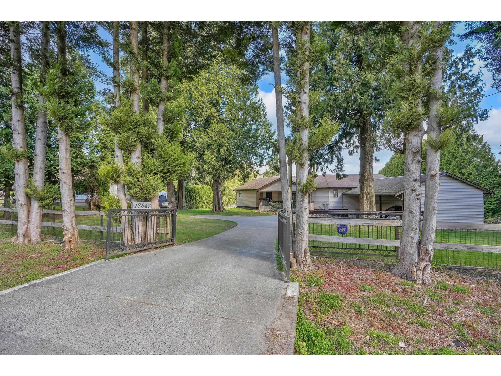 18647 92 Avenue - photo 2