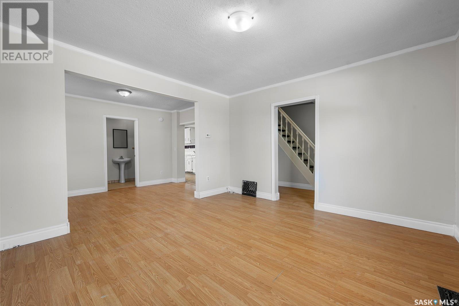 Single Family House for Sale in  Royal STREET Regina 