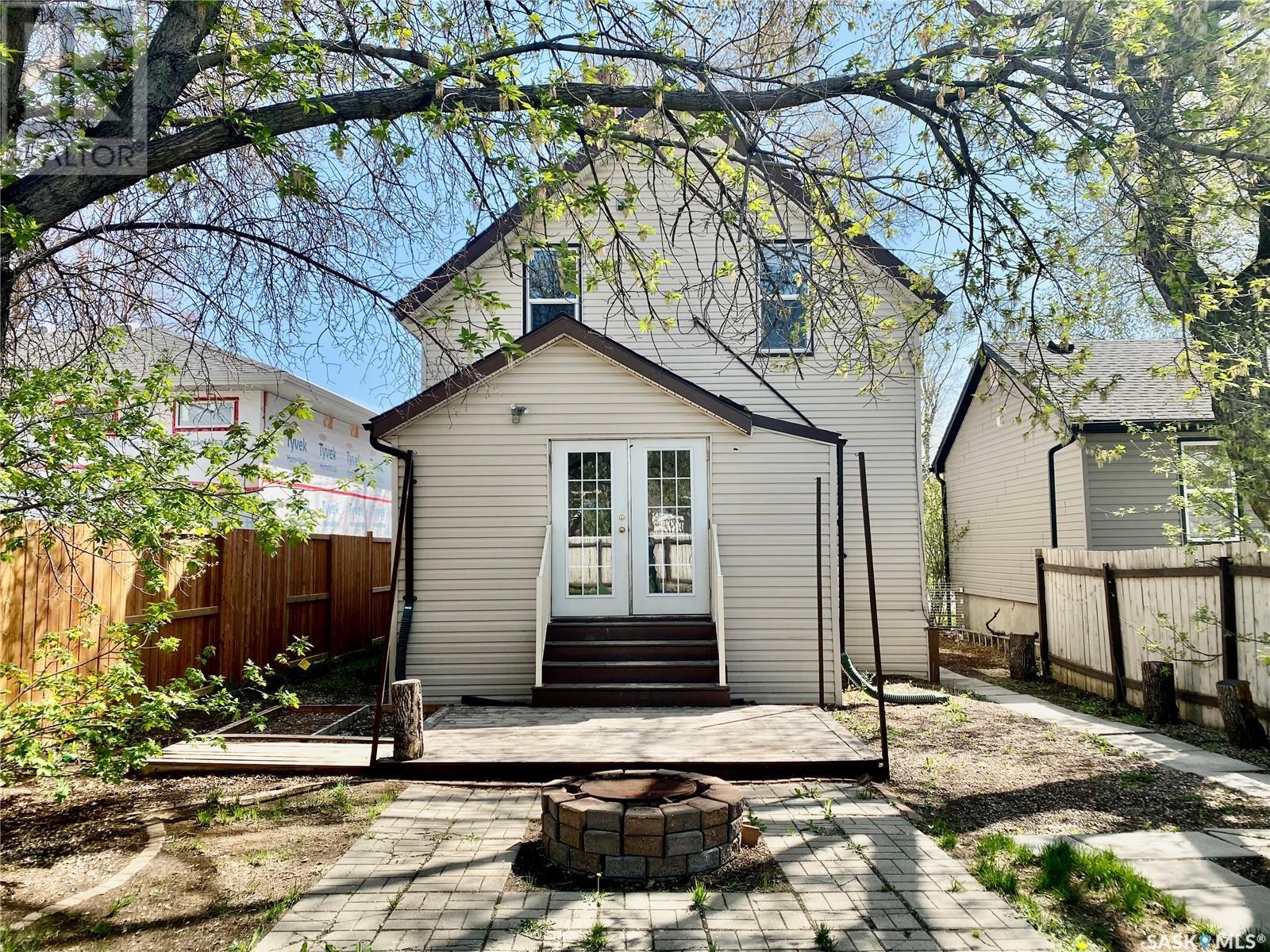 Single Family House for Sale in  Royal STREET Regina 