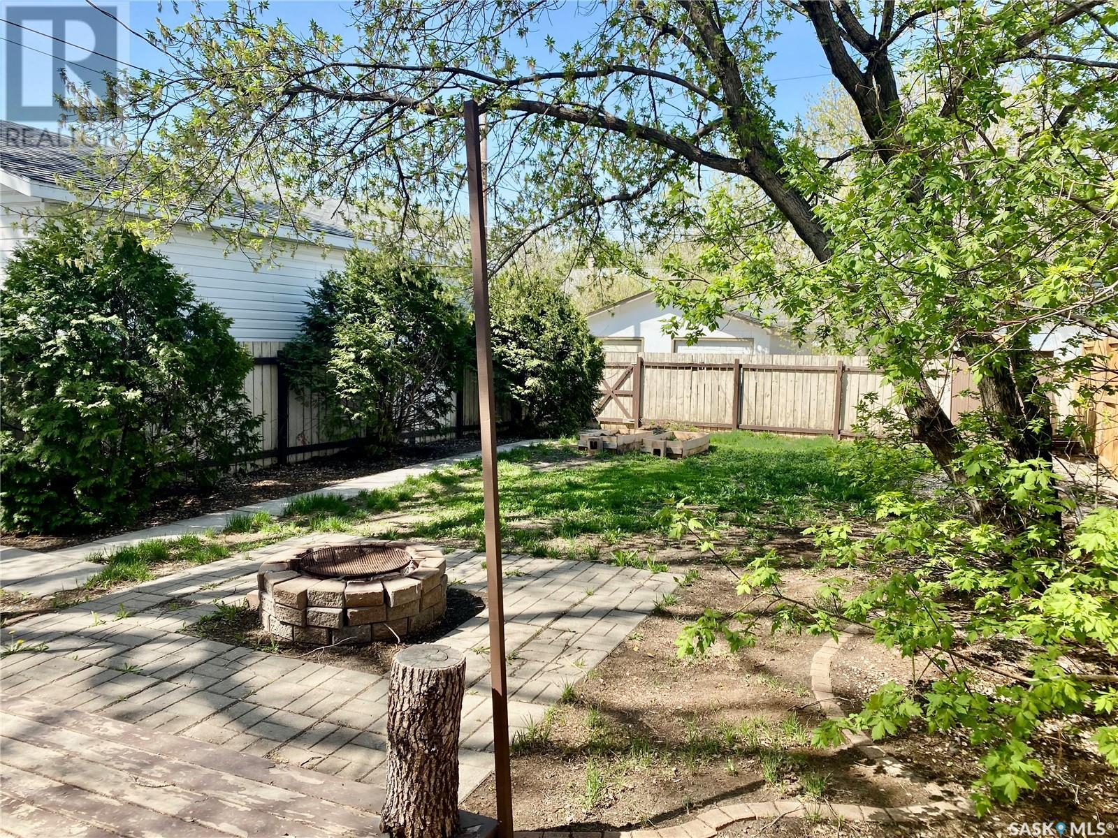 Single Family House for Sale in  Royal STREET Regina 