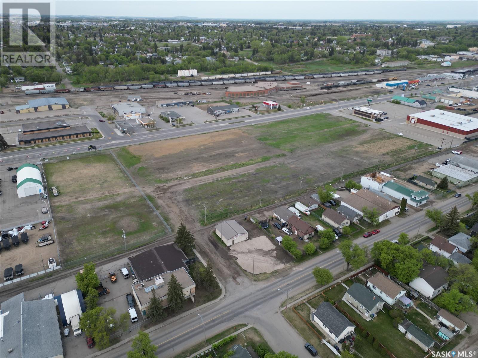 Photo 7 of 400 15th Street, Prince Albert SK