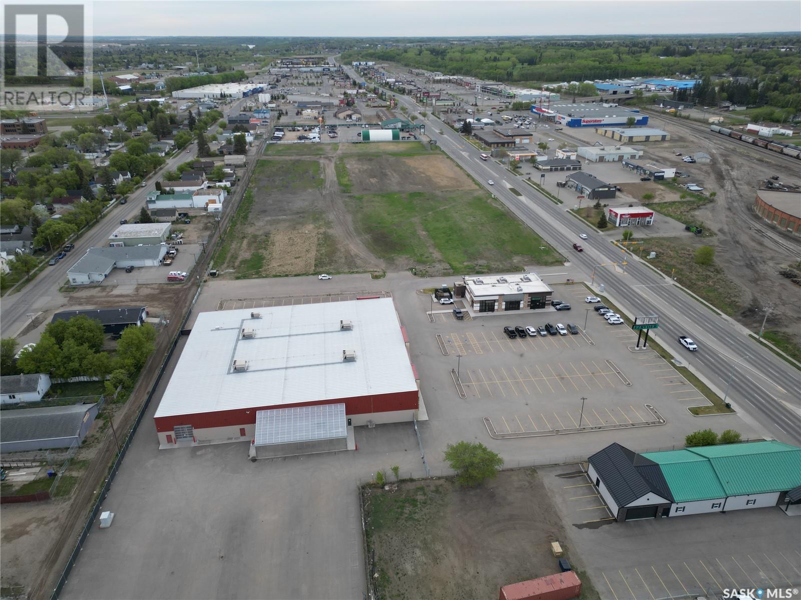 Photo 9 of 400 15th Street, Prince Albert SK