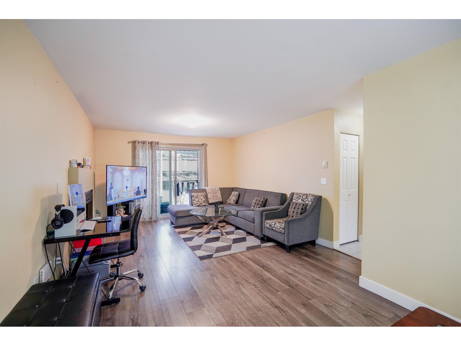 Photo 7 of 14088 78 Avenue, Surrey BC