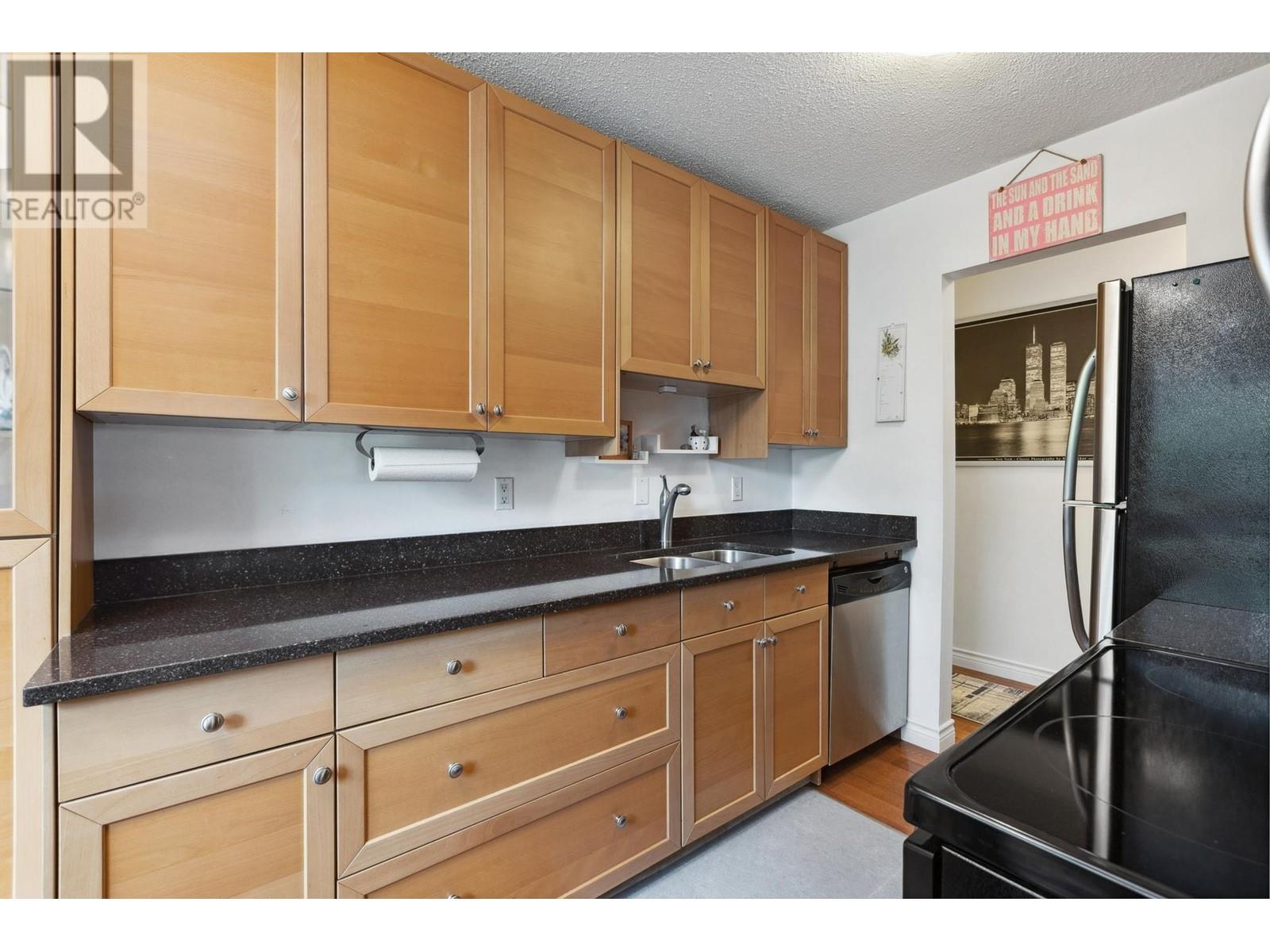 111 211 W 3RD STREET, North Vancouver real estate listing R3004733