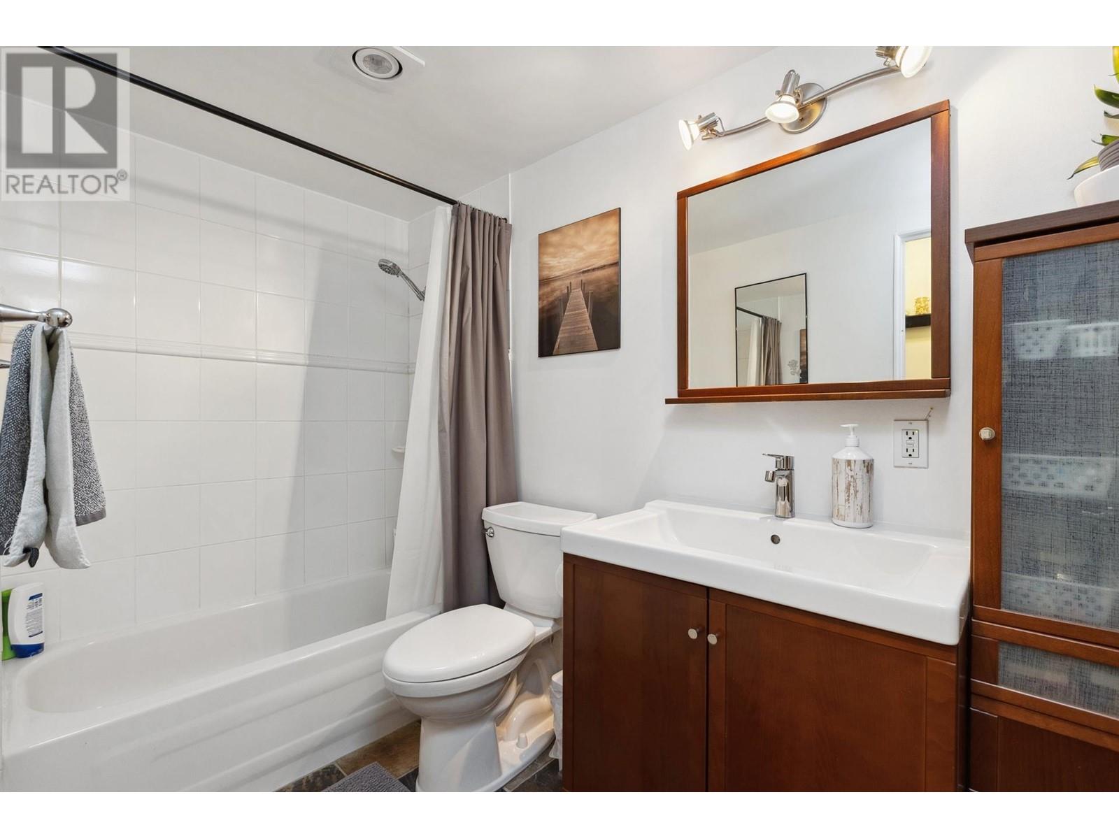 111 211 W 3RD STREET, North Vancouver real estate listing R3004733
