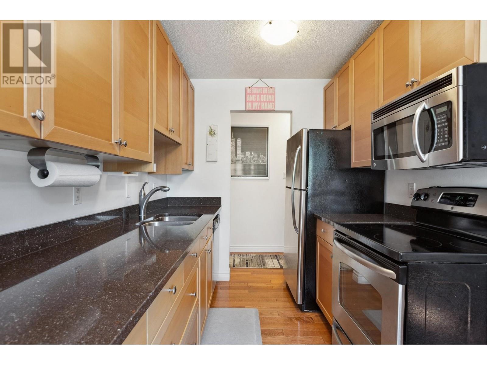 111 211 W 3RD STREET, North Vancouver real estate listing R3004733