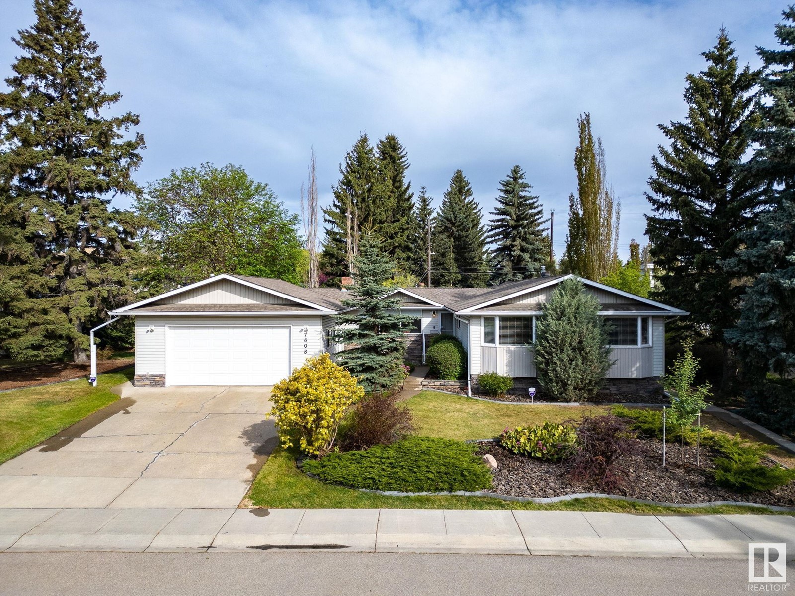 7608 143A ST NW, Edmonton