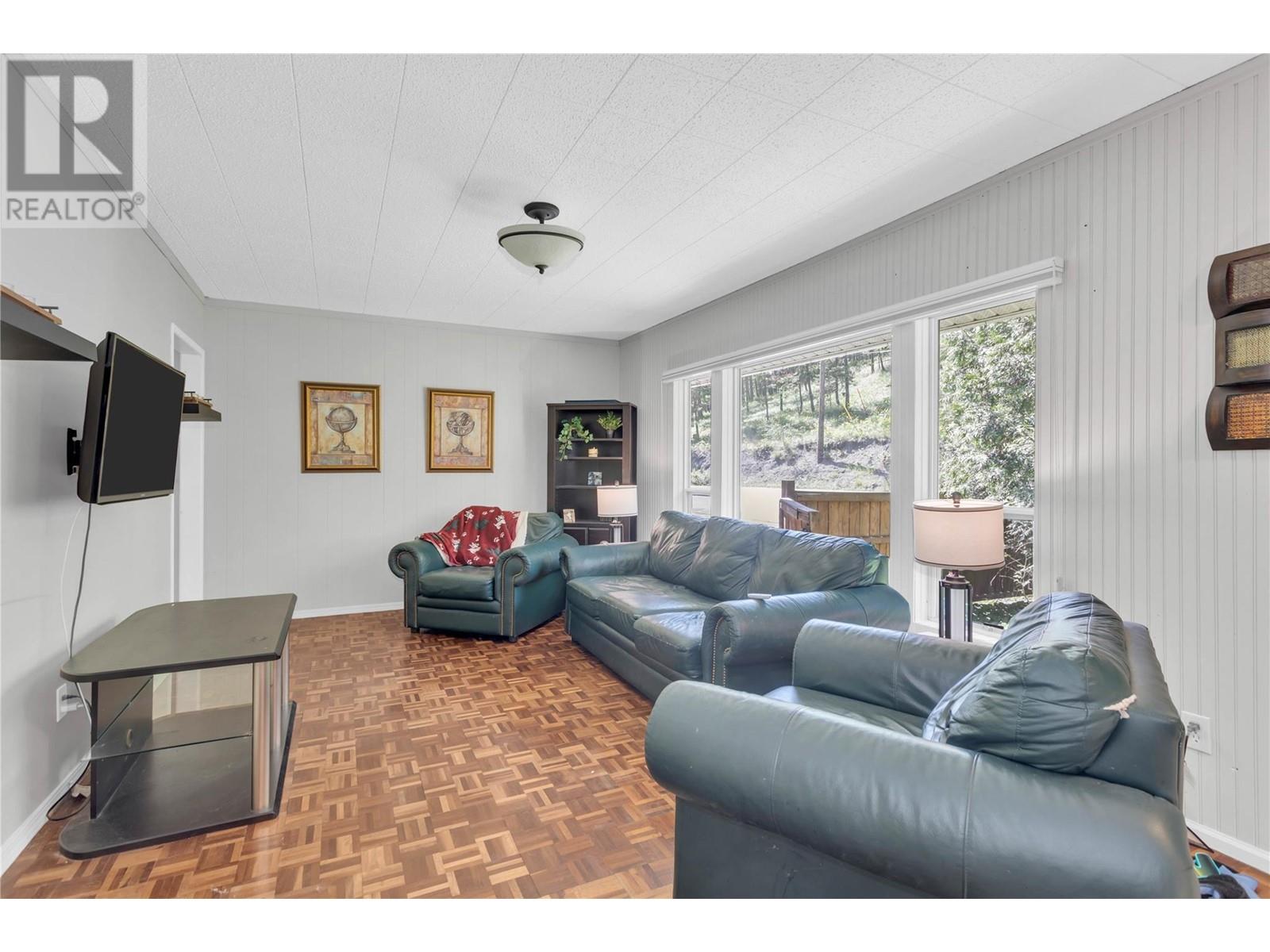  365 Clifton Road, Kelowna