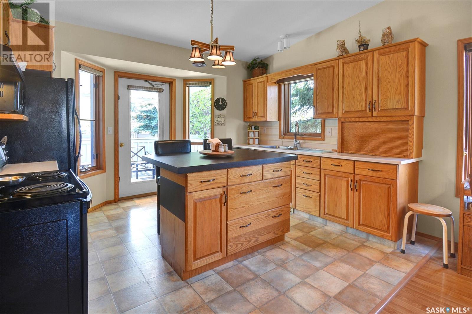 Single Family House for Sale in   Heritage LANE Saskatoon 