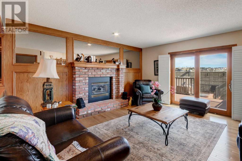 Single Family House 4 Level for Sale in  Sanderling Rise NW Sandstone Valley Calgary 