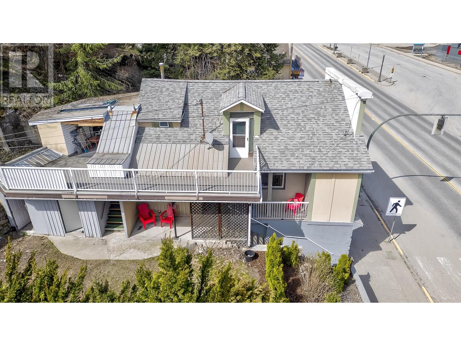 792 ROSSLAND Avenue, Trail