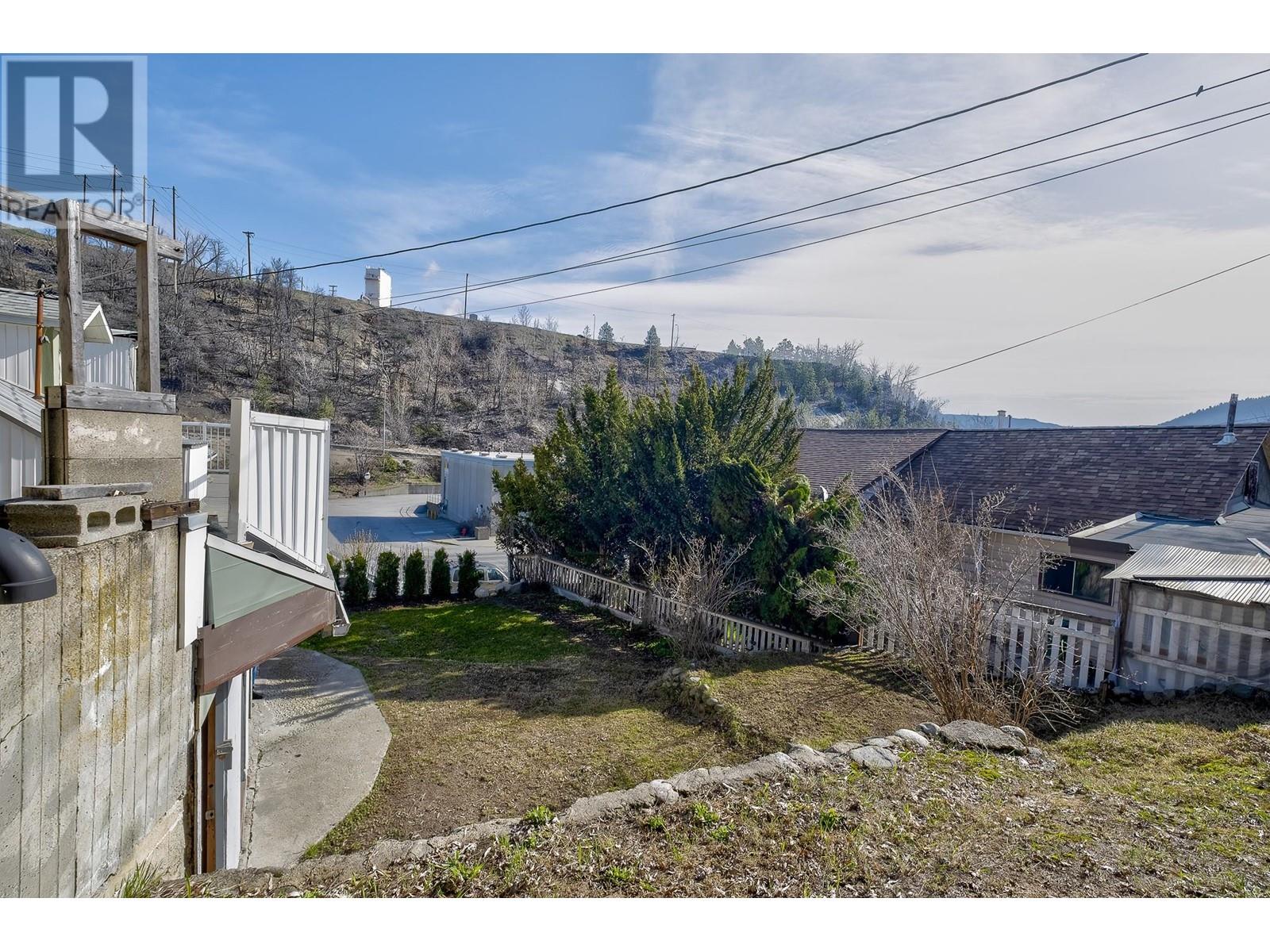 792 ROSSLAND Avenue, Trail