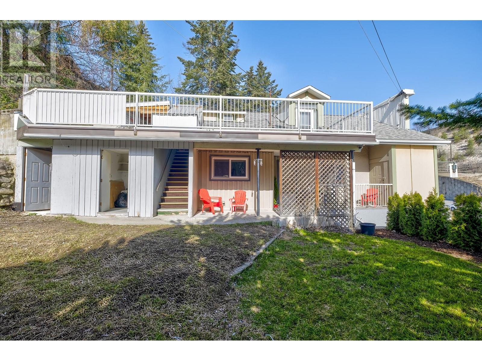 792 ROSSLAND Avenue, Trail