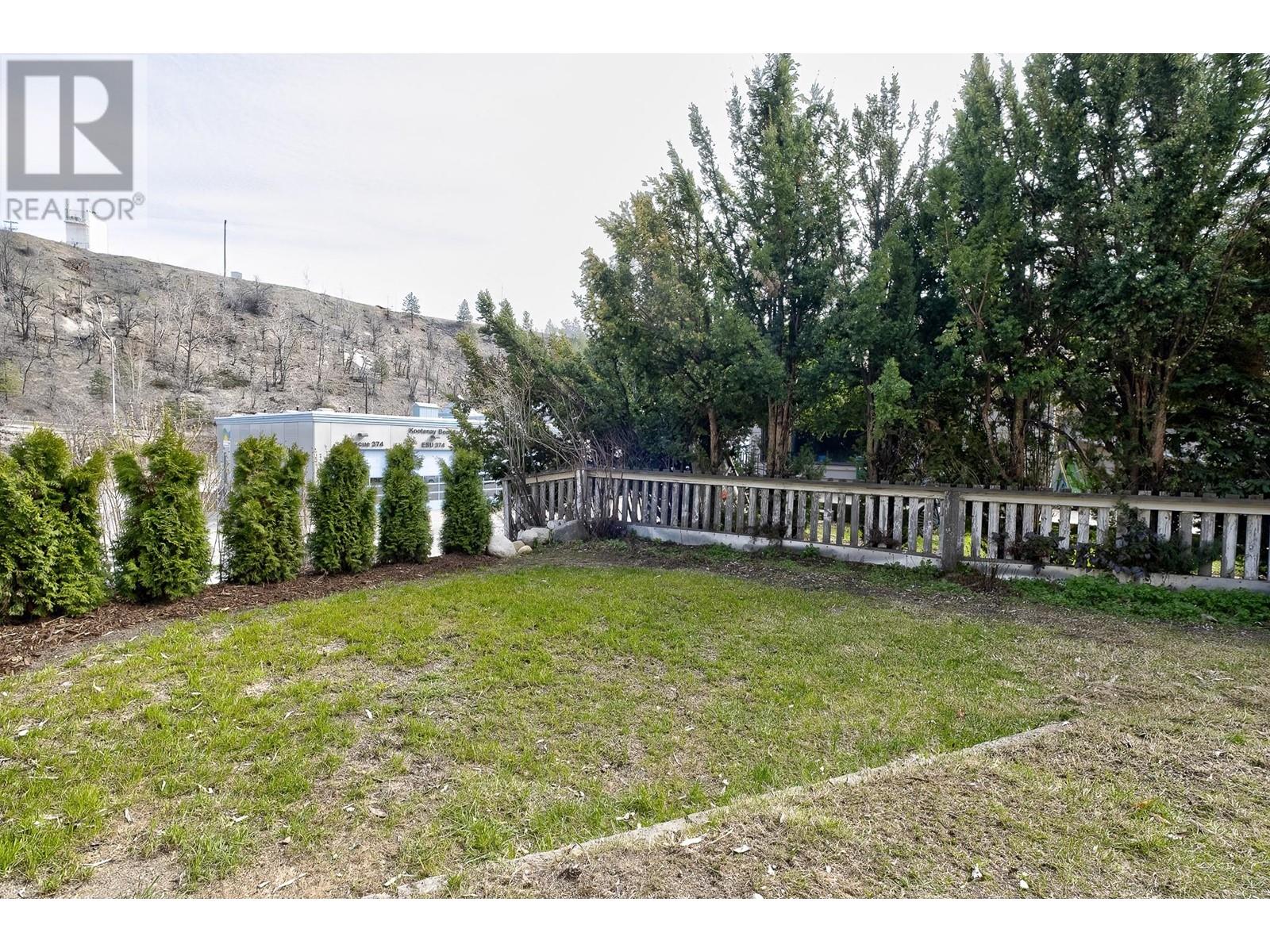 792 ROSSLAND Avenue, Trail