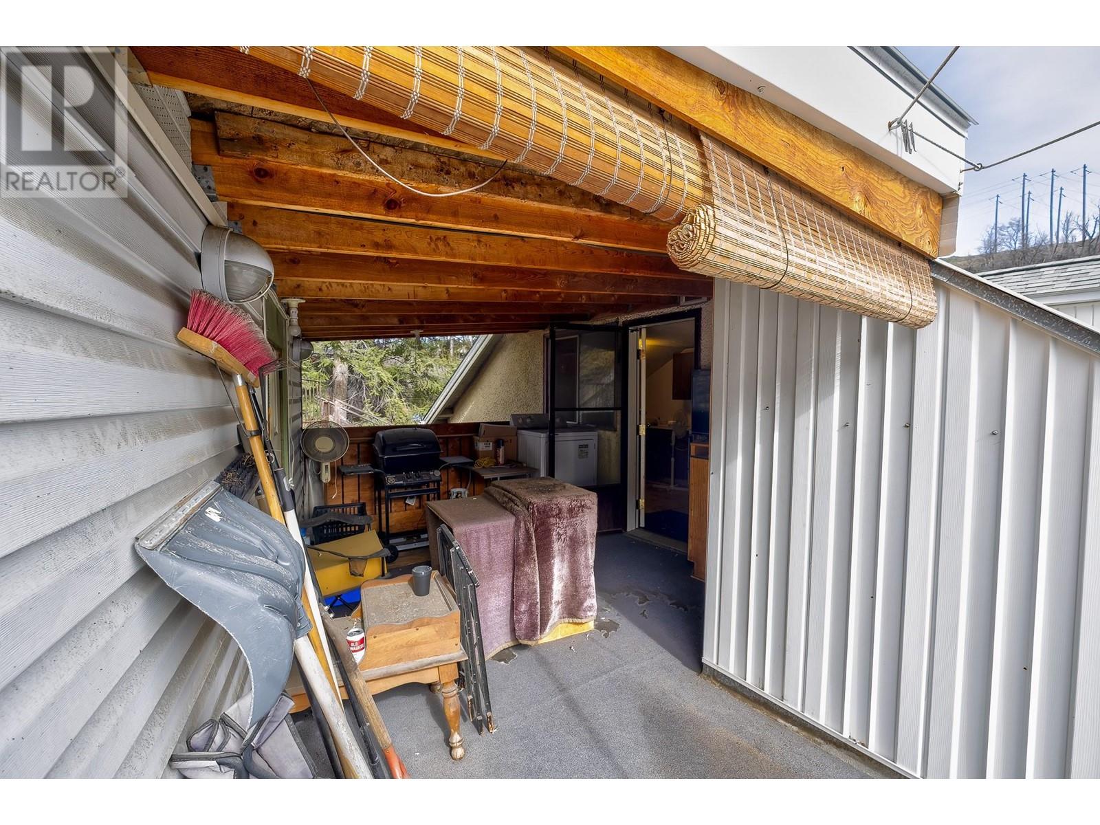 792 ROSSLAND Avenue, Trail