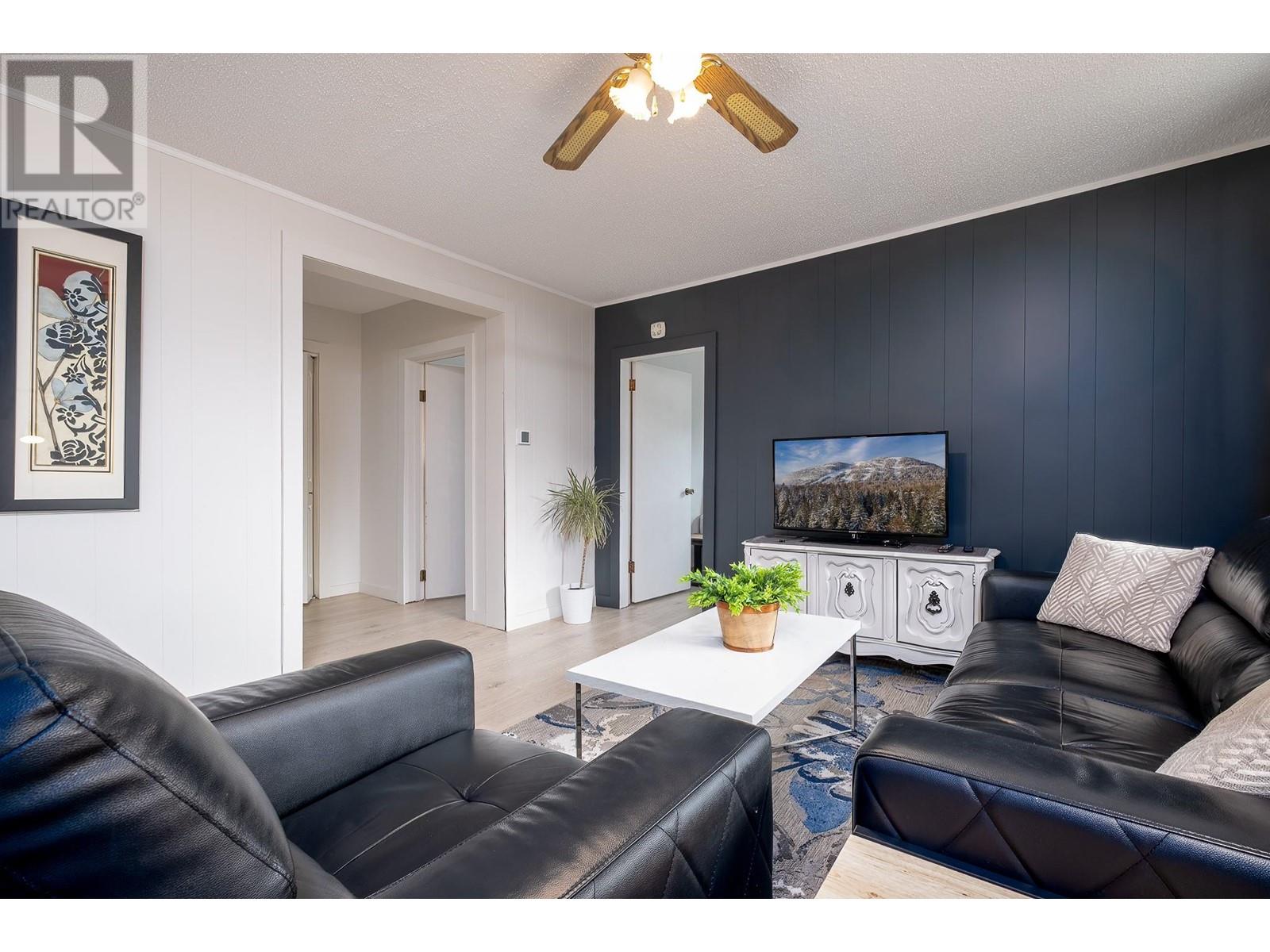 792 ROSSLAND Avenue, Trail