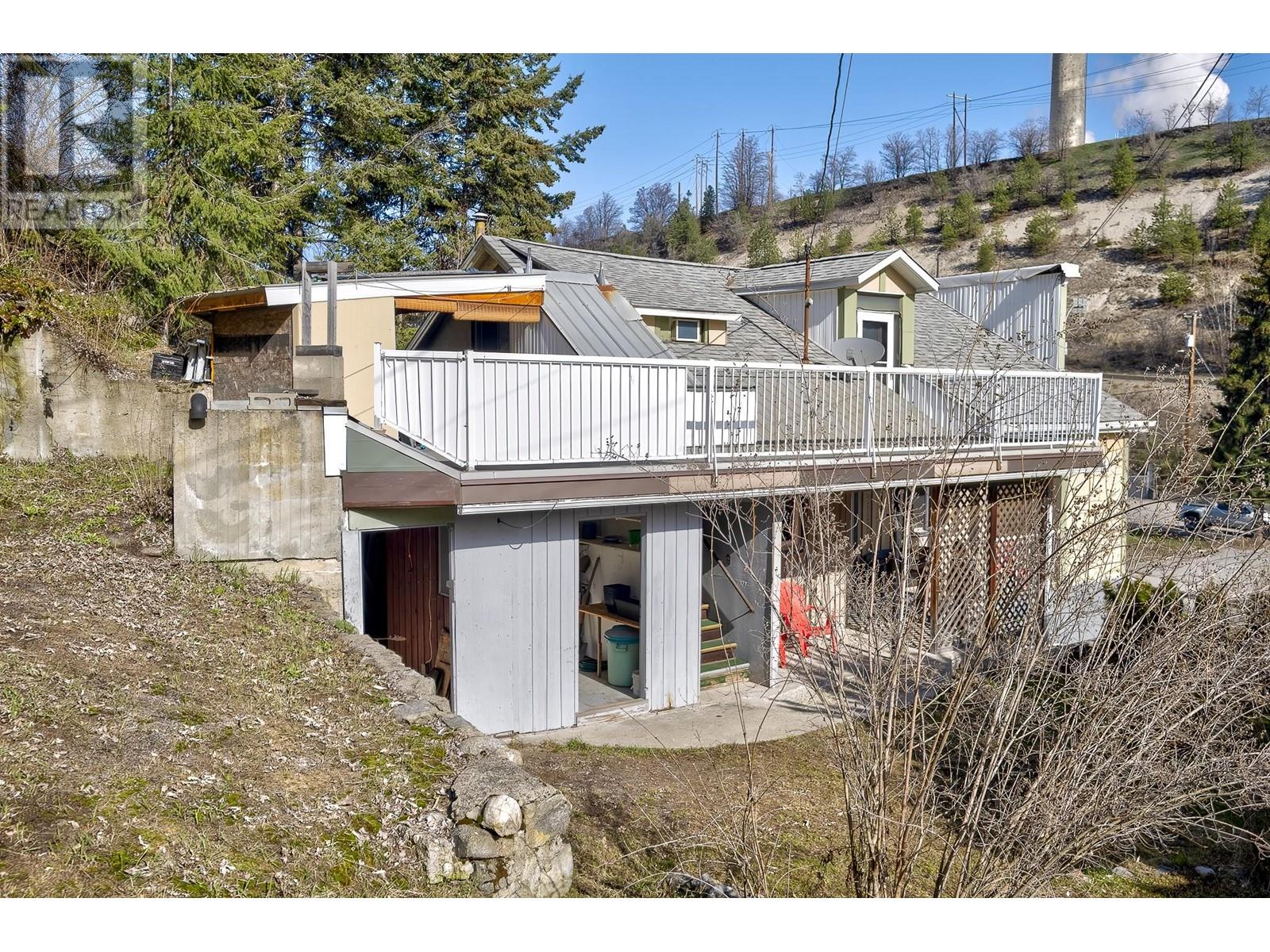792 ROSSLAND Avenue, Trail