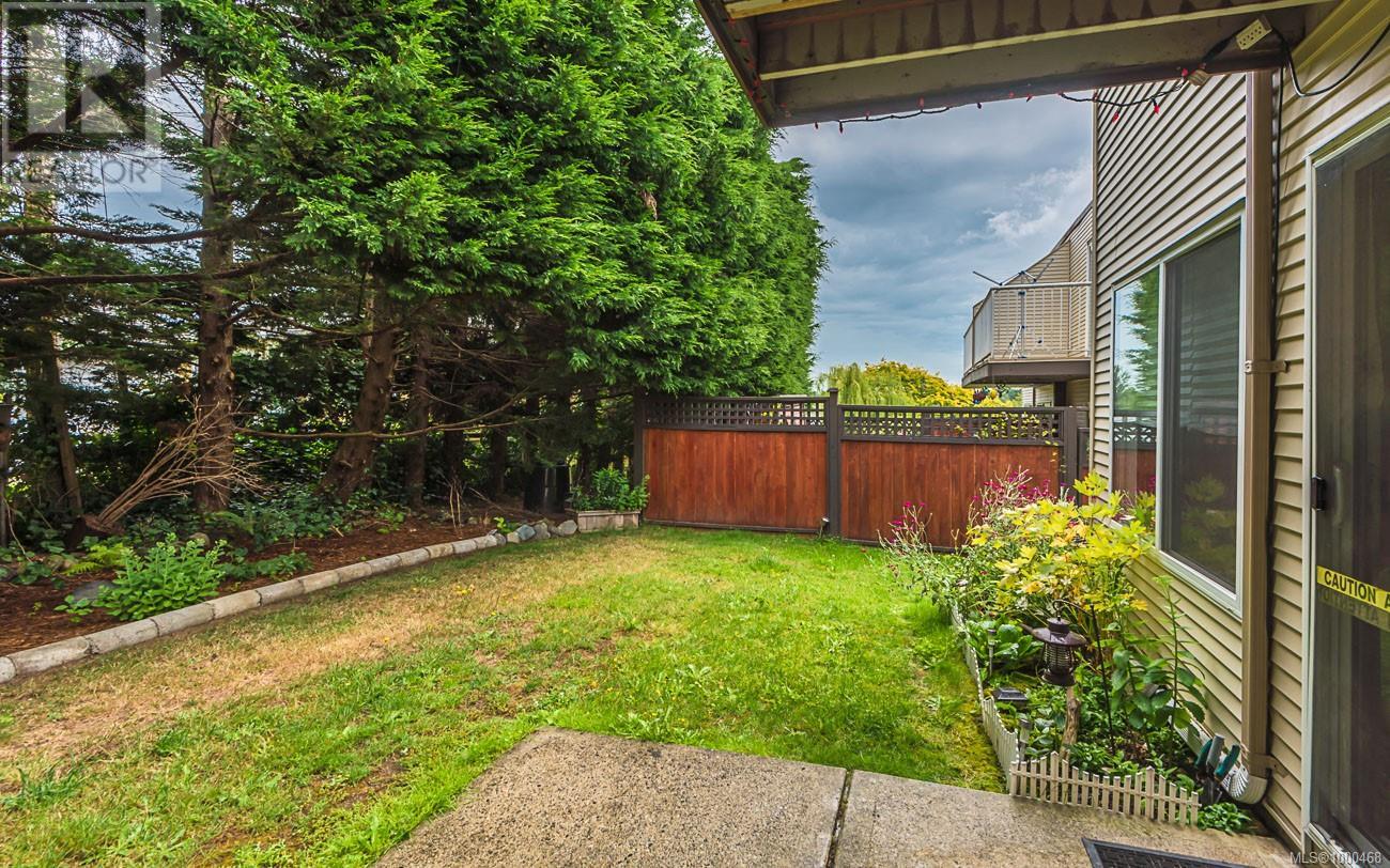 Photo 7 of 12 444 Bruce Ave, Nanaimo BC