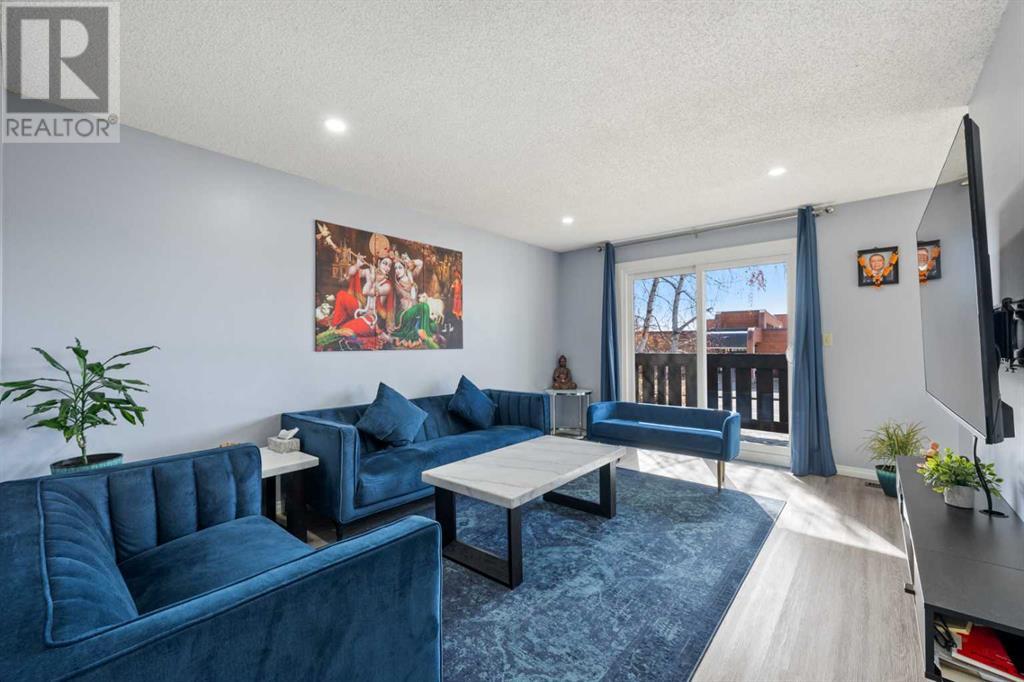 Single Family House Bi-level for Sale in   Avenue SE Deer Run Calgary 