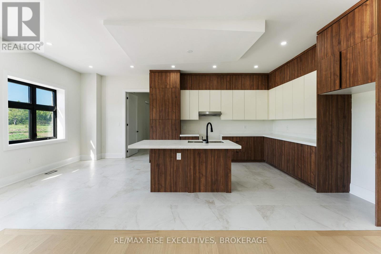 Photo 5 of 134 Hineman Street, Kingston ON