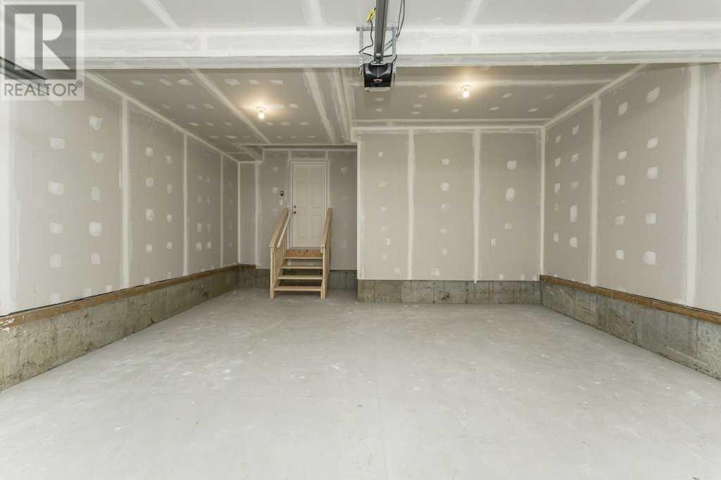 Single Family House for Sale in  Creekstone Grove SW Pine Creek Calgary 