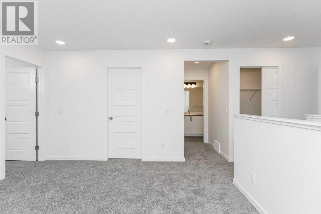 Single Family House for Sale in  Creekstone Grove SW Pine Creek Calgary 
