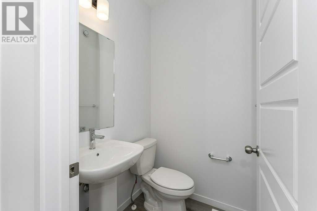 Single Family House for Sale in  Creekstone Grove SW Pine Creek Calgary 