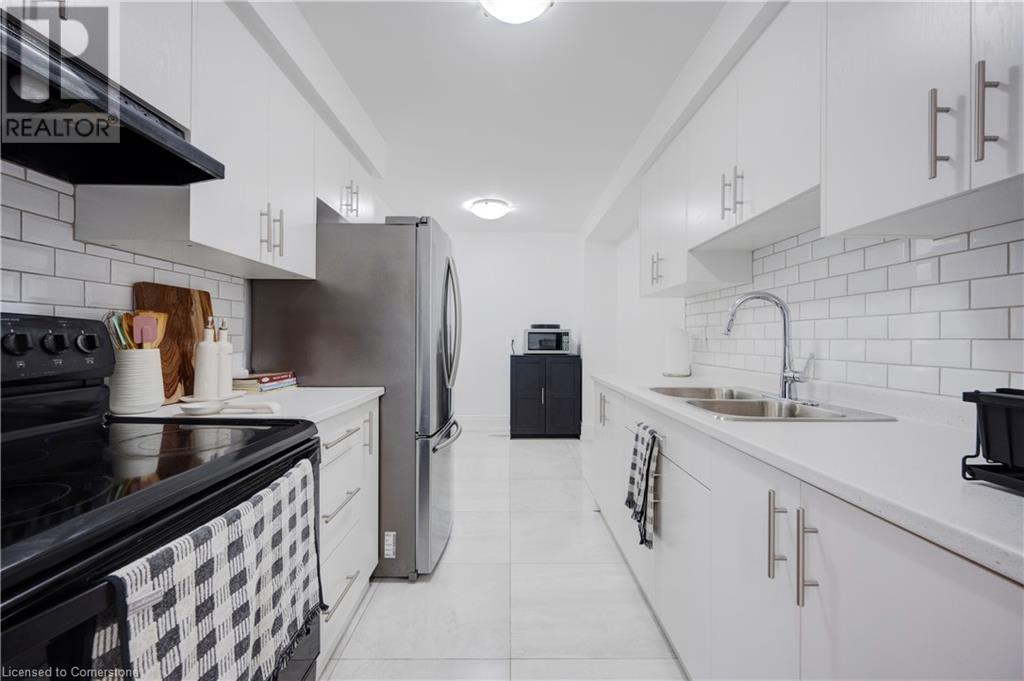Photo 13 of 3430 Brandon Gate Drive Unit 31, Mississauga ON