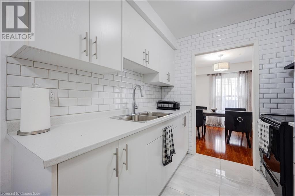 Photo 15 of 3430 Brandon Gate Drive Unit 31, Mississauga ON