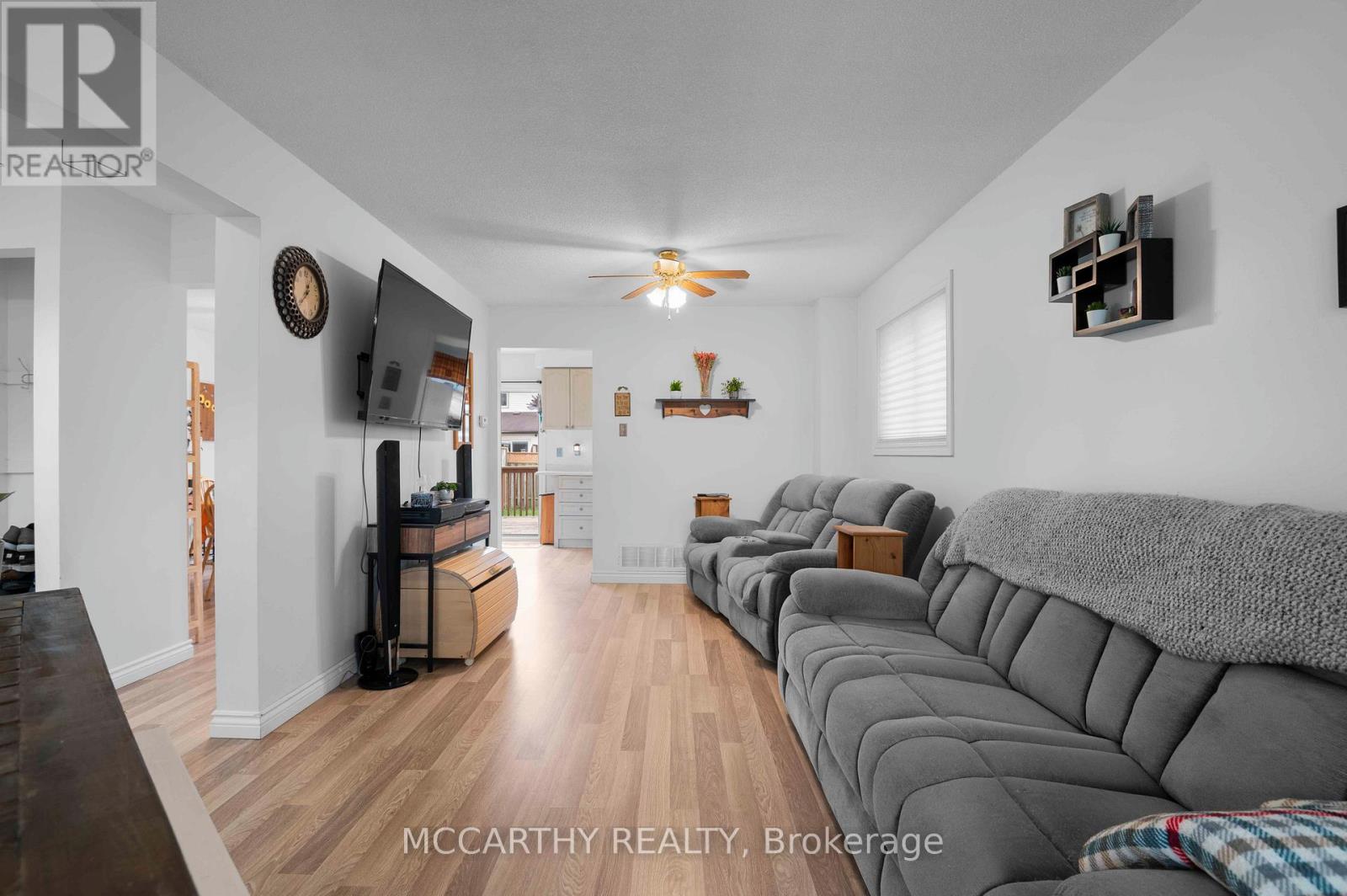 Photo 30 of 34 Corrie Crescent, Essa ON